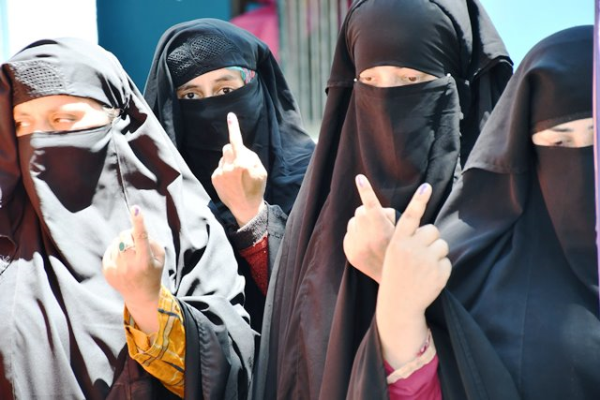 Women voters overwhelmingly participate in voting across Bandipora PC